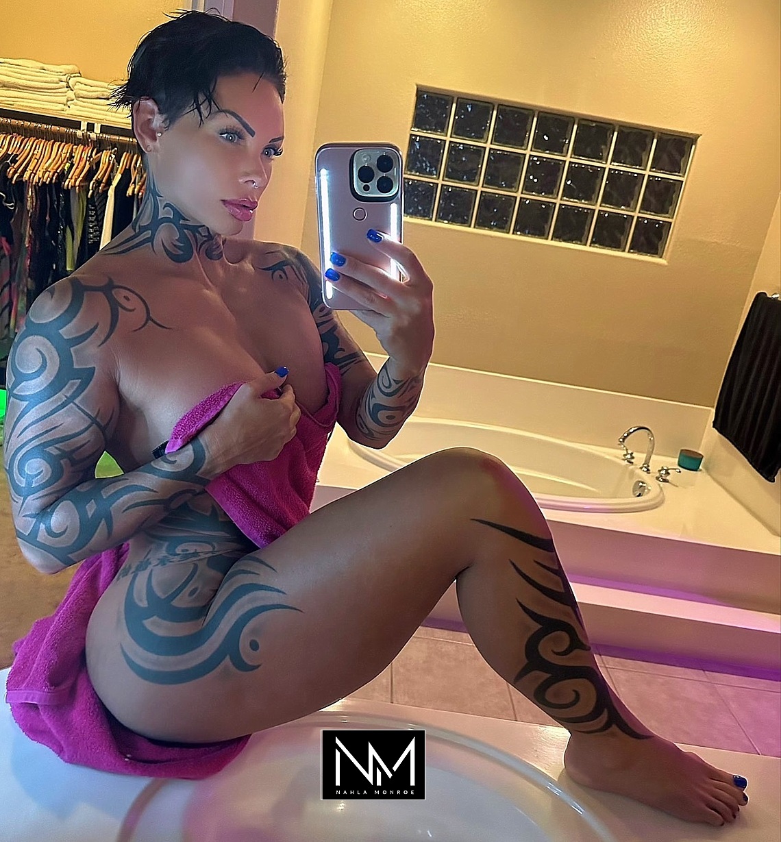 content Nahla Monroe