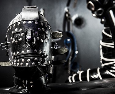 2-house-of-submission-28-10-15