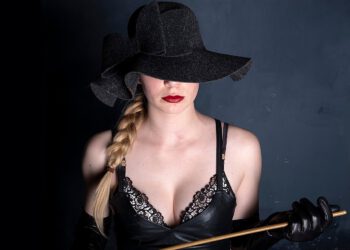 Meesteres Nina Rose en haar manier om deze tijd door te komen …