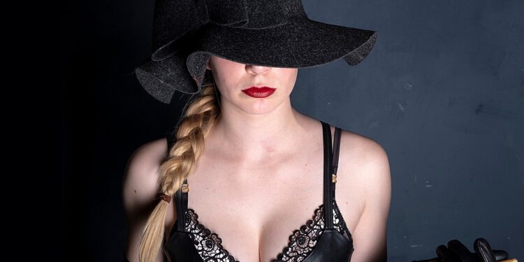 Meesteres Nina Rose en haar manier om deze tijd door te komen …