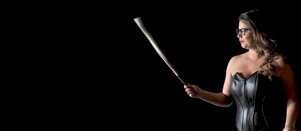 Meesteres Sabrina en haar doneerpagina De NL'se Meesteres van de 1.000 gezichten: Sabrina