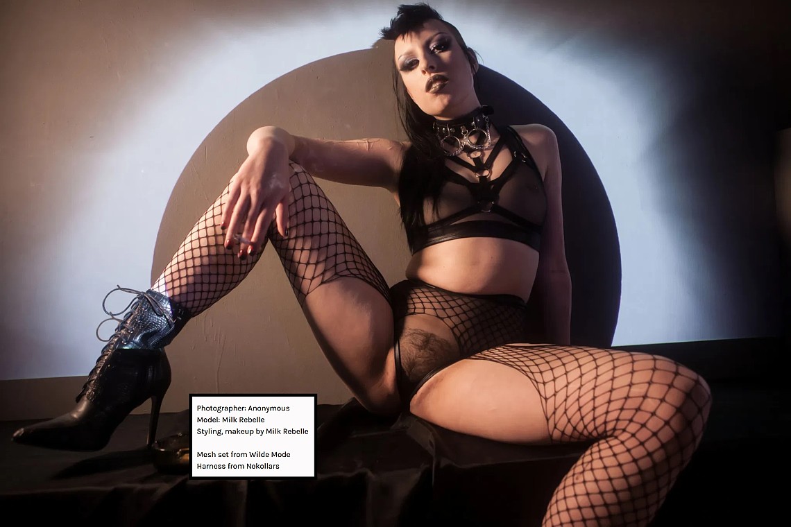 Mx. Milk Rebelle, pionier op het gebied van "Total look & feel Femdomfetisjisme" Fetisjfotograaf Mx. Milk Rebelle