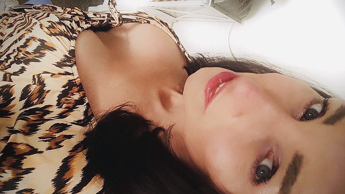 DaisyTrans' eerste keer in Casa Cherda DaisyTrans' eerste keer in een privehuis