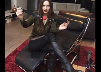 Wait, wacht..! Is Meesteres Athena gestopt??