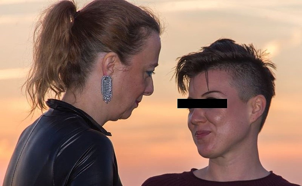 Meesteres Jacqueline (l) en een slavin Meesteres Jacqueline (links)