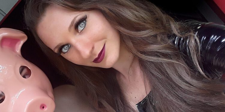 Niet op de paadjes blijven hoor! Met Meesteres Ciara (Kortrijk-B)