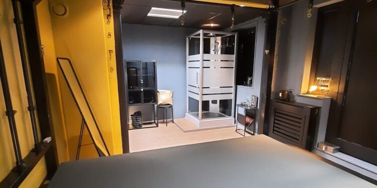 NIEUW! SM-kamer bij Salon Privé A’dam
