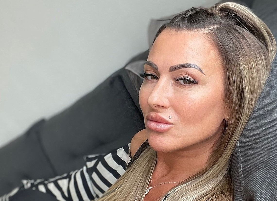 Meesteres Elena doet met je wat ze wil... Meesteres Elena