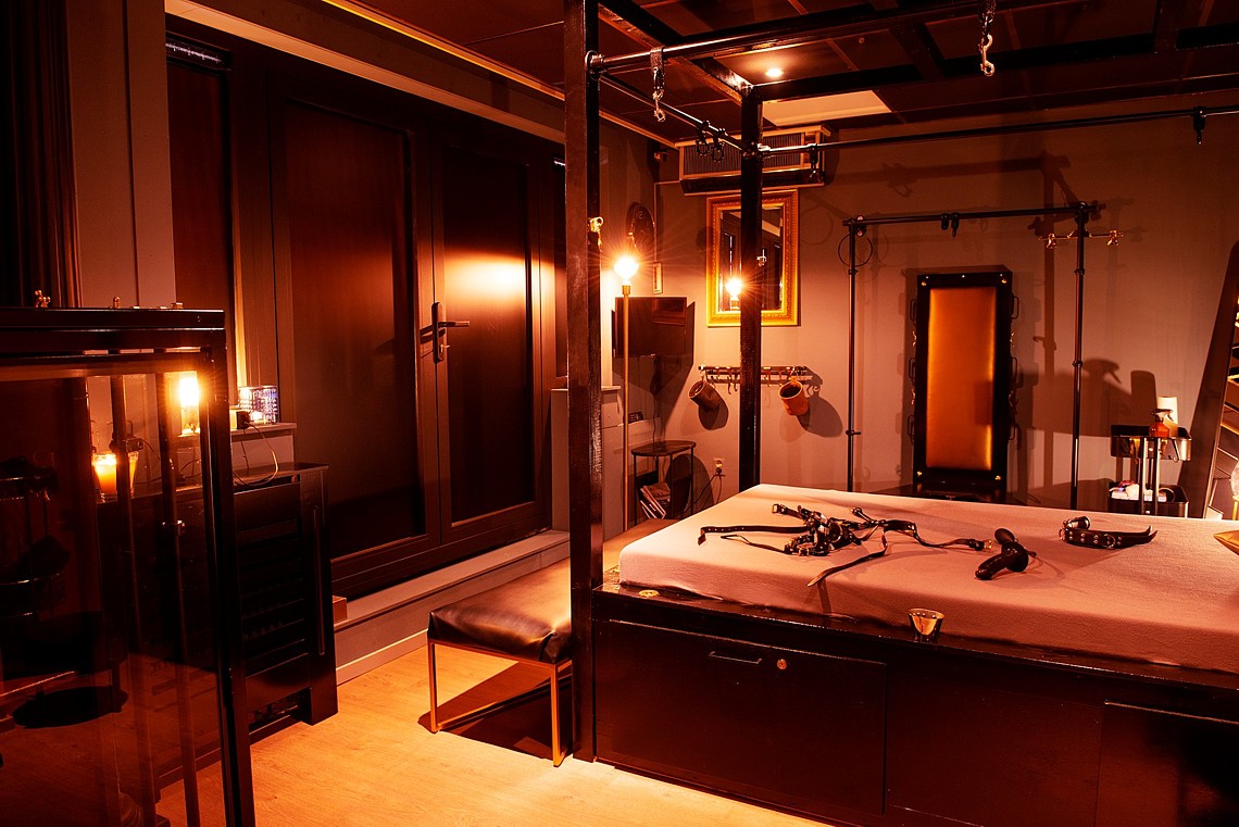 Te huur: SM-ruimte te Amsterdam in Salon Privé SM-ruimte te huur Amsterdam