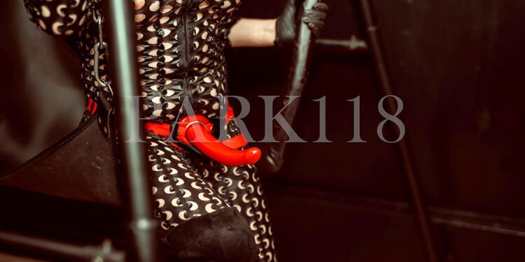 Mrs Chloe (A’dam): “Wie zeurt krijgt een…”