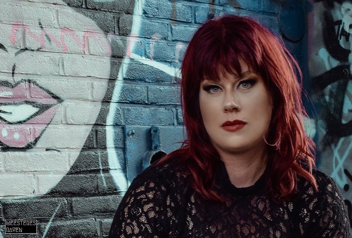 De site van Meesteres Raven