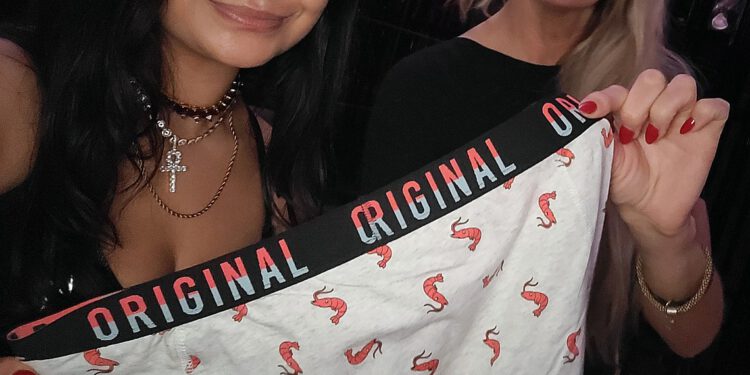 Leuk! “shrimp dick”-korting op sessie bij Donna Fiera! (Geldt t/m 15 november)