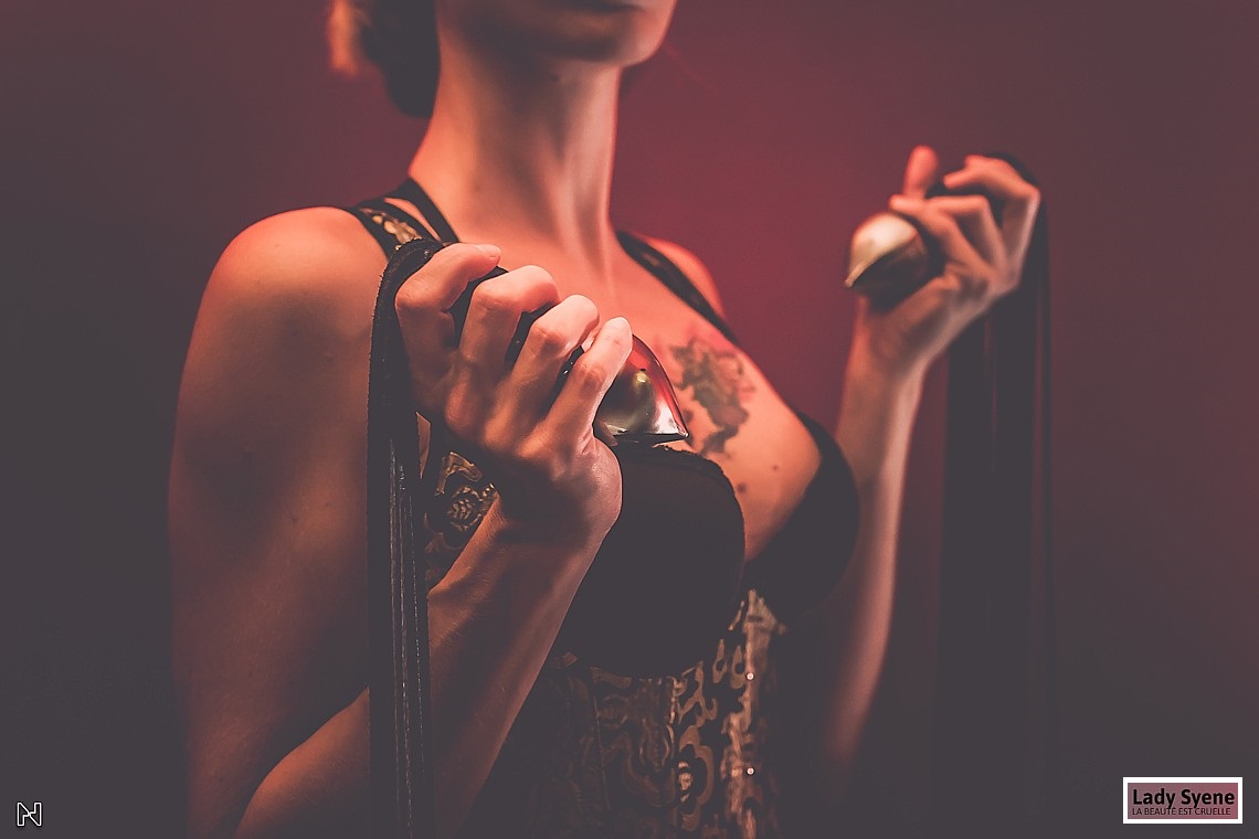 Lady Syene Nederlands