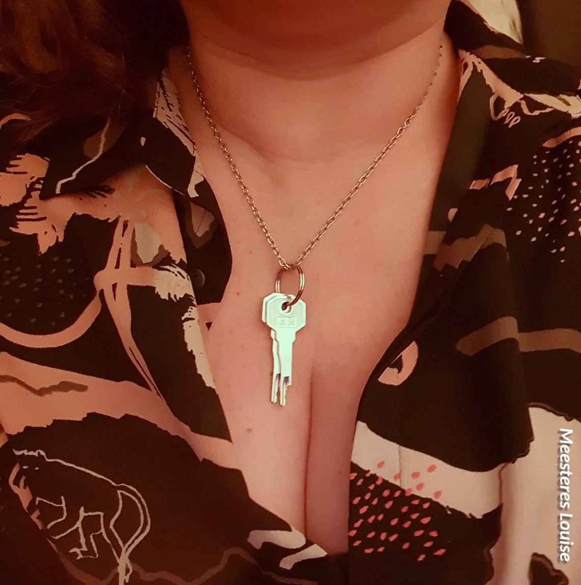 Meesteres Louise: Age Play, chastity, tamelijk wat andere Femdomdiensten én Findom Meesteres age play