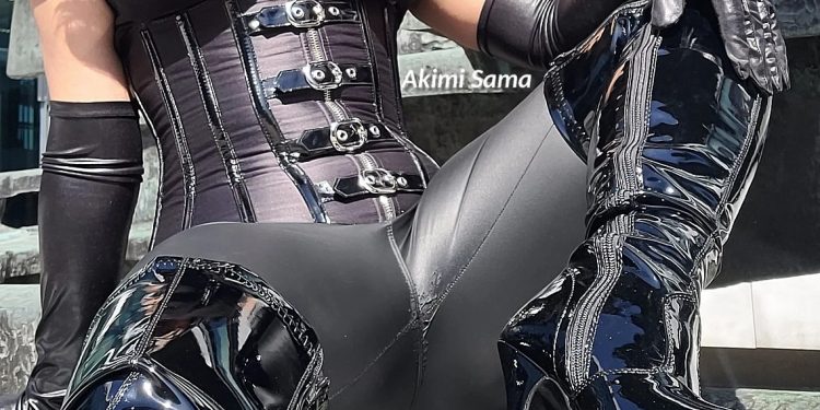 Nieuwe, eigen, professionele énnn… mooie site Akimi Sama!