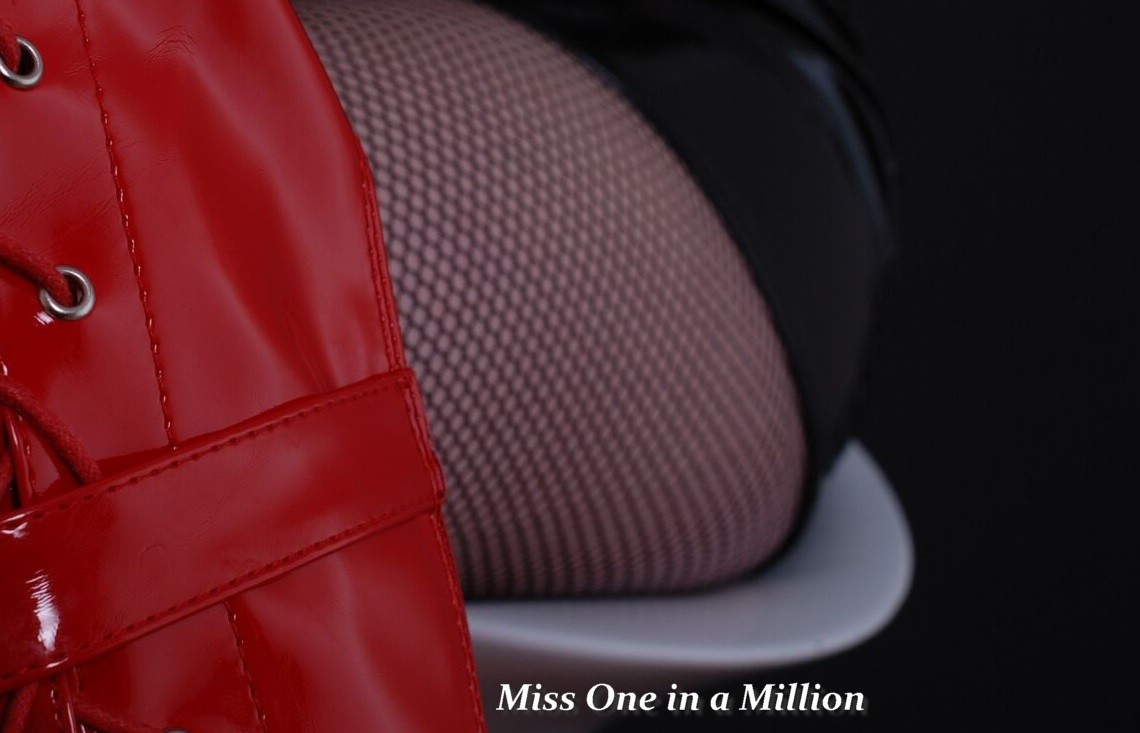 Miss One in a Million biedt pure Findom pure findom