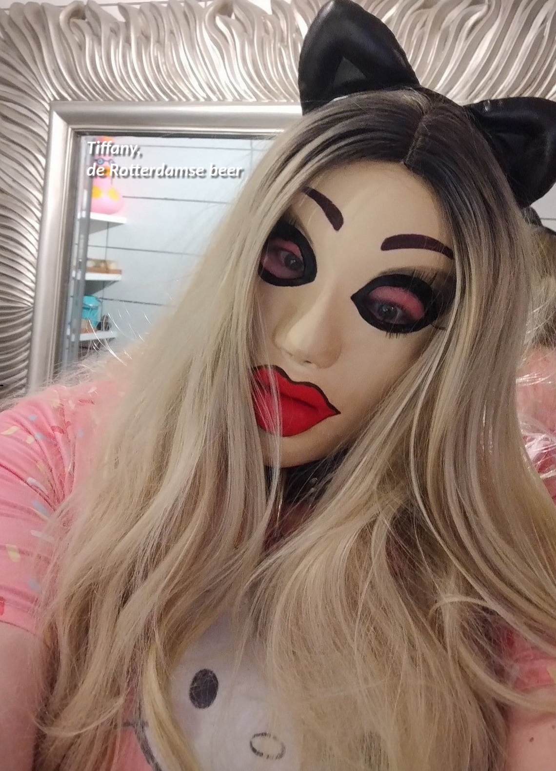Rotterdamse beer "als" crossdresser Tiffany Valentine in de stijl SissyJoyce interview crossdresser