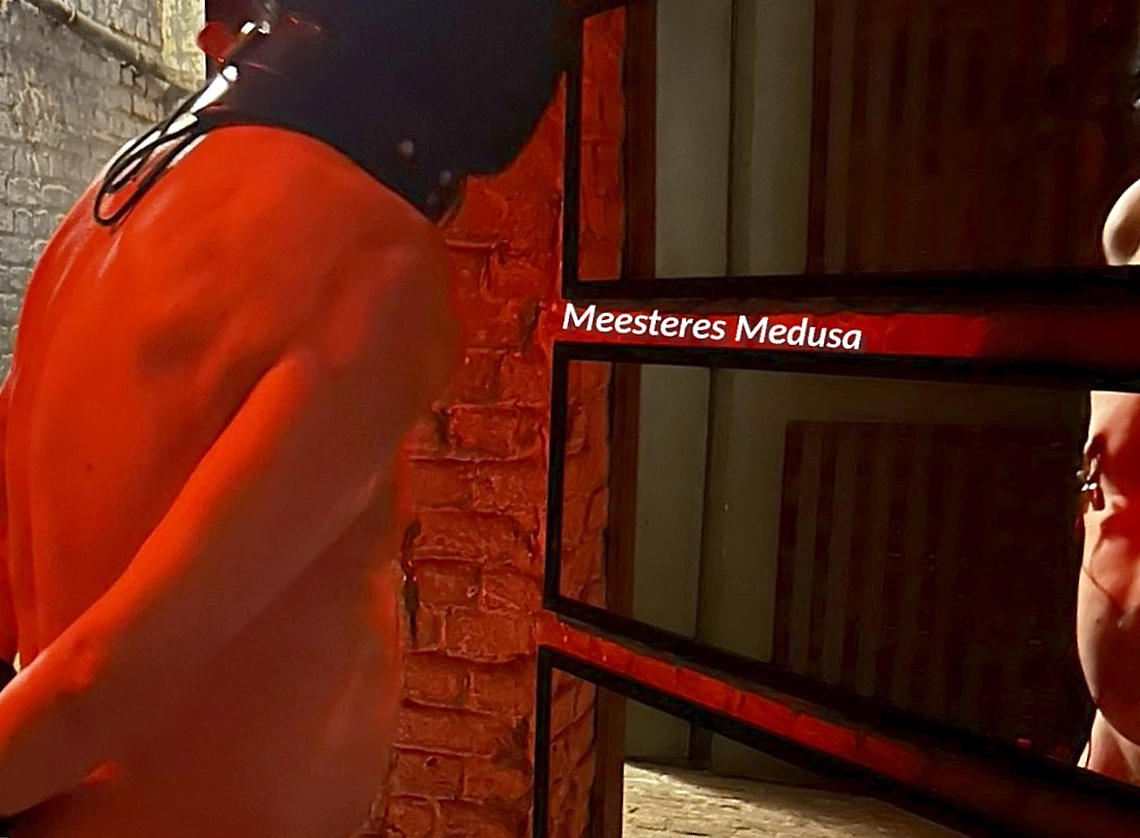 Prachtige column weer van Meesteres Medusa: Zachte vernieling column medusa vernieling