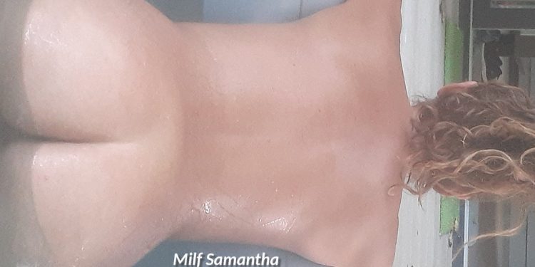 De gedragen slipjes etc van Milf Samantha smaken naar meer