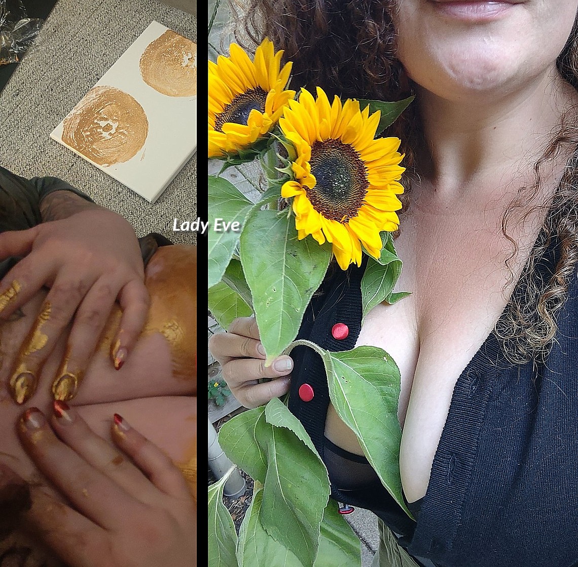 Ze besmeurt haar handen voor jou; geniet voor altijd van haar decolletékunst! decolletékunst