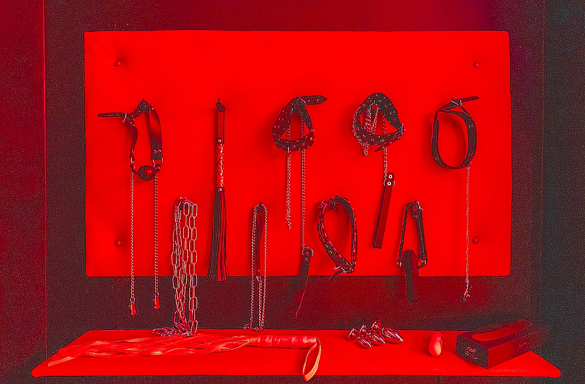 De BDSM-kamer Mystica is van aardig wat slagwerk voorzien BDSM-kamer