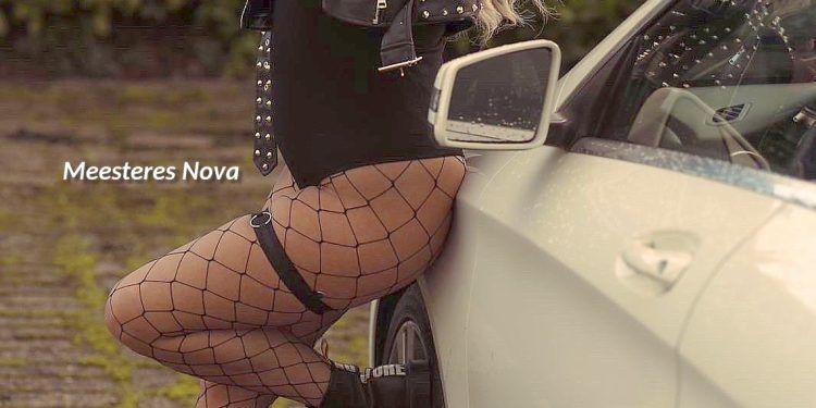 Meesteres Nova nu ook in Den Haag!