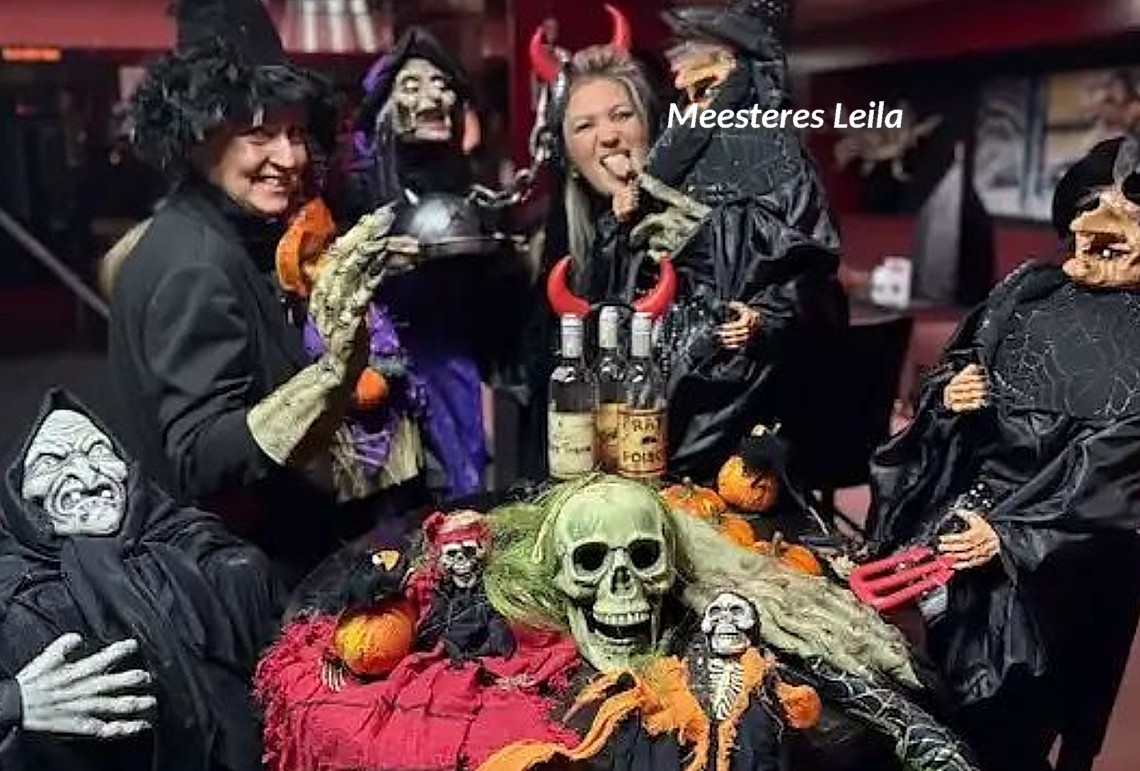 Tijdens BDSM-maand OKTOBER (2025) bij Parenclub Monique stal Meesteres Leila de show... BDSM-maand