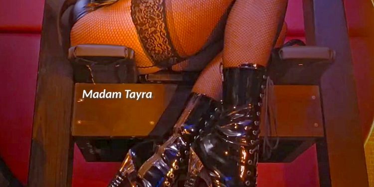 Madam Tayra stelt zich voor …