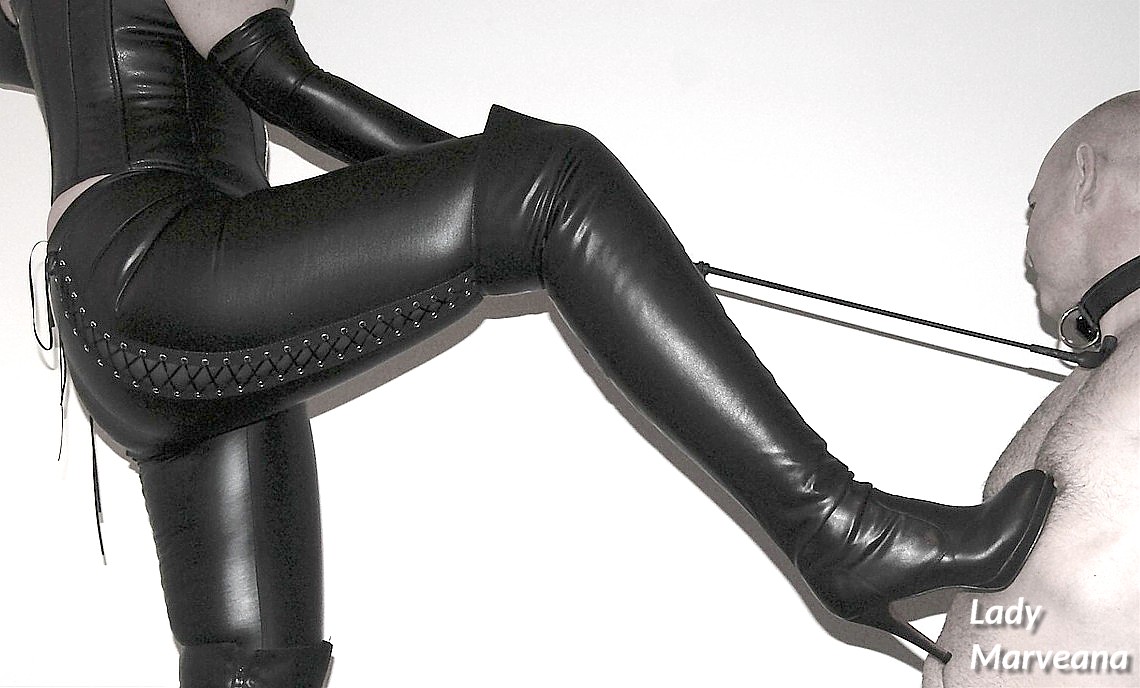 Lady Marveana biedt ook BDSM-massage aan. Ene Mrs No Normale laat z'n fantasieën de vrije loop... Pracht! marveana massage